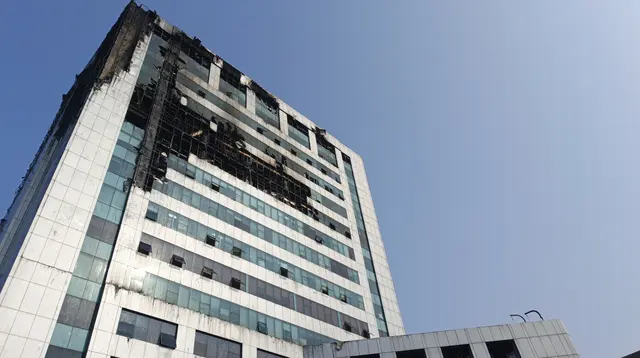 Kebakaran Gedung Bapenda DKI: Enam Lantai Terbakar Usai Dua Ledakan