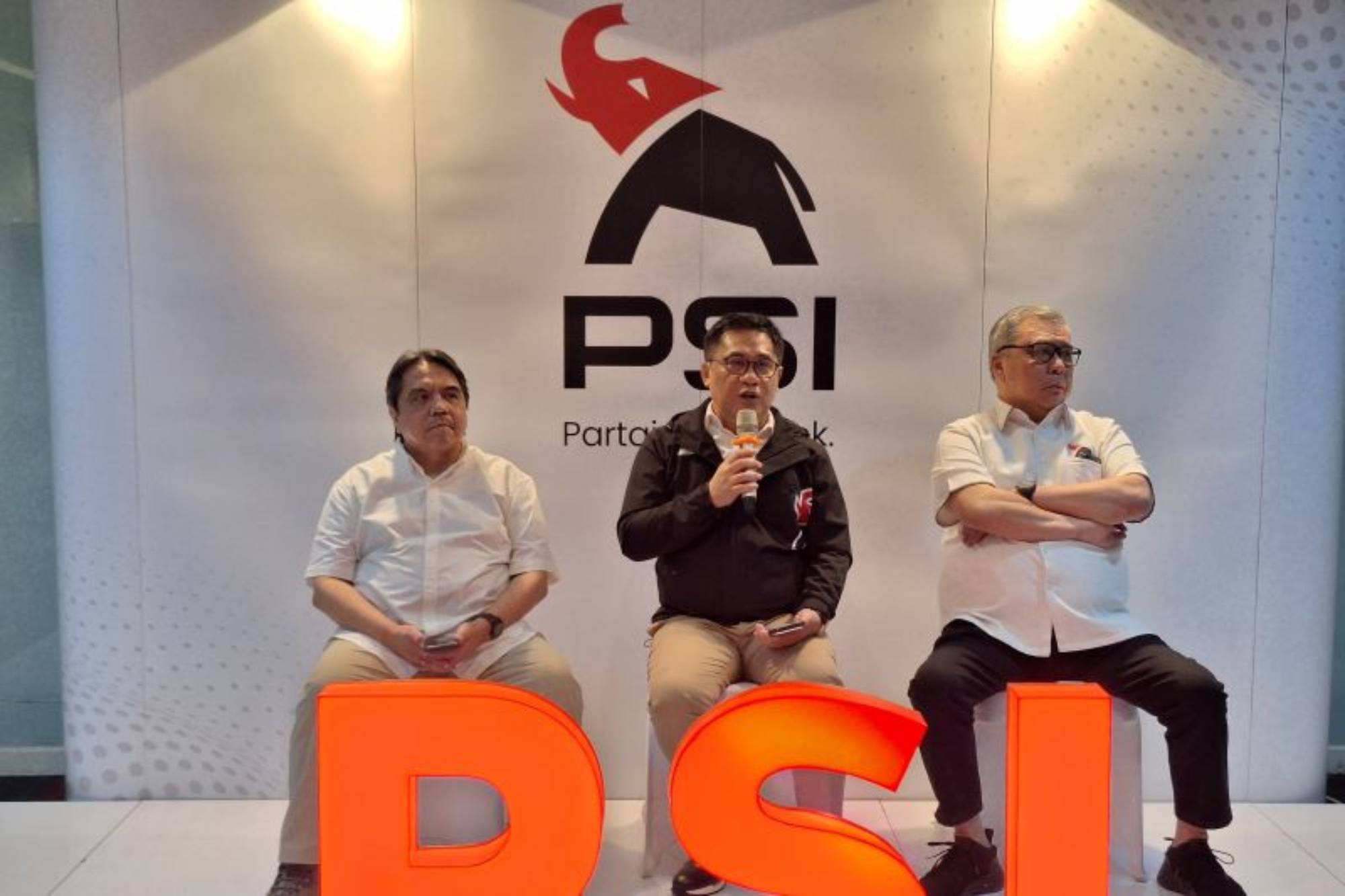 ---
Ade Armando Mengundurkan Diri dari PSI, Berikut Alasannya

---