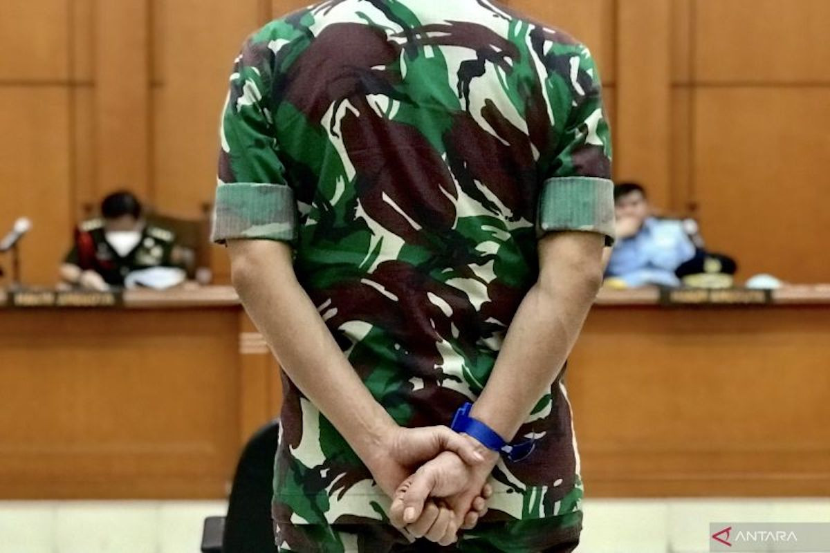 ---
Akademisi di Sumatera Barat Bahas Reformasi Peradilan Militer yang Terhambat

---
