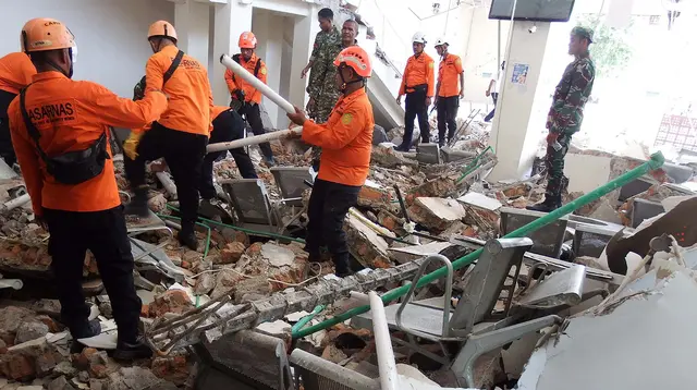 Akses Jalan Terbuka, Pencarian Korban Gempa NTT Diperluas