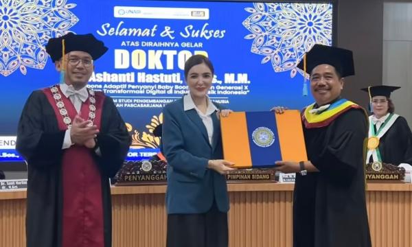 Ashanty Cerita Pengalaman Menegangkan saat Ujian S3 di Universitas Airlangga