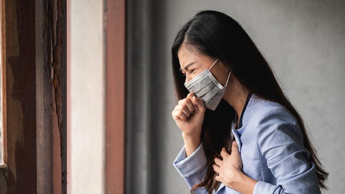 Membedakan Batuk Biasa dan Batuk TBC: Panduan Penting untuk Kesehatan Anda