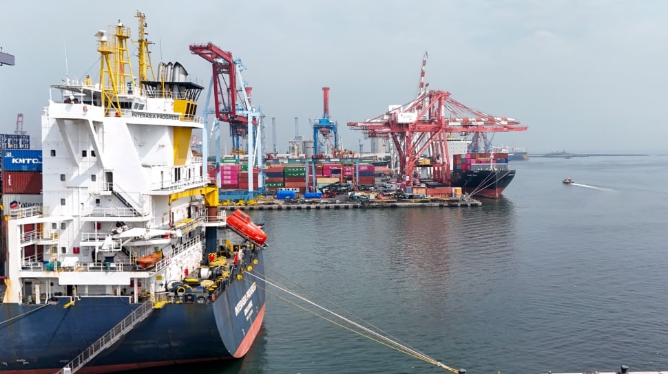 Keterlambatan Pengeluaran Barang di Tanjung Priok Picu Penumpukan Kontainer