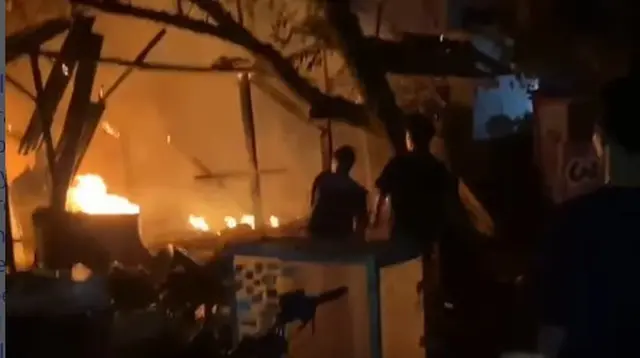 Kebakaran Melanda Bengkel Motor di Gunung Sindur, Tim Pemadam Kebakaran Berusaha Memadamkan Api