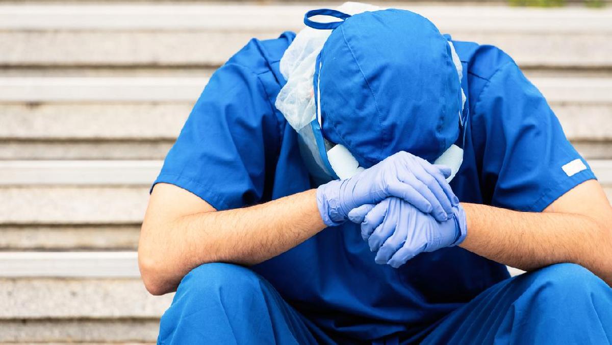 ---
Kematian Dokter Internship Memicu Pertanyaan Tentang Kelanjutan Program

---
