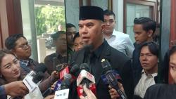 ---
Alasan Ahmad Dhani Tidak Menggelar Unduh Mantu untuk El Rumi yang Mengharukan
---