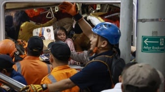 ---
Tiga Penumpang Masih Terjebak di Dalam Gerbong KRL Menurut Pihak KAI
---