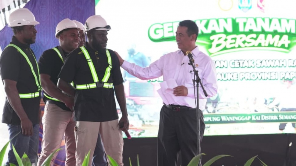 Dukungan Bulog Terhadap Gerakan Tanam Padi Serentak di Merauke