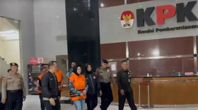 Bupati Sukoharjo Etik Suryani Ditangkap KPK dalam Operasi Tangkap Tangan