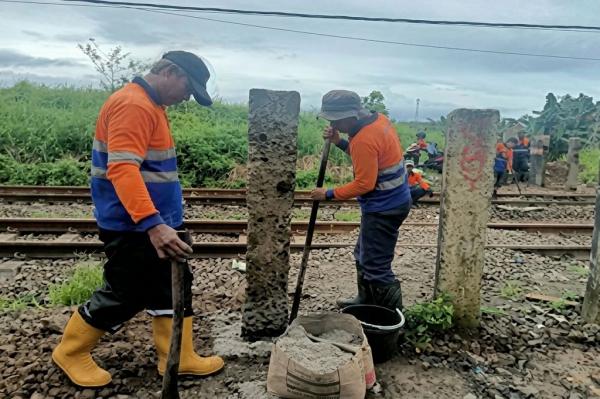 KAI Tutup Pelintasan Liar di Banten dan Jabar untuk Cegah Kecelakaan Kereta