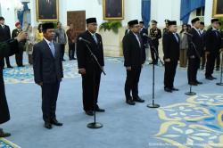 Pelantikan Pejabat oleh Prabowo: Jumhur Hidayat dan Hasan Nasbi Termasuk