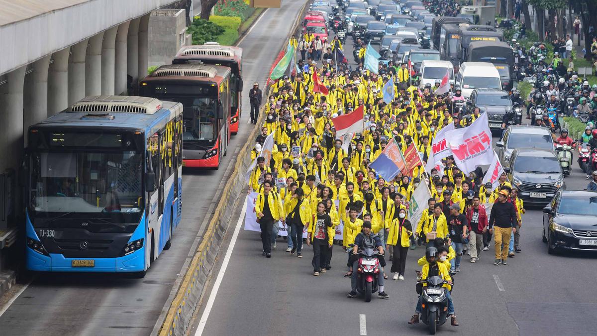 Aksi Mahasiswa di Berbagai Daerah Menyuarakan Beragam Tuntutan
