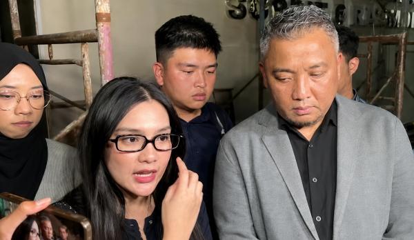 ---
Davina Karamoy Diperiksa Selama Lima Jam Terkait Kasus Hanania Travel

---