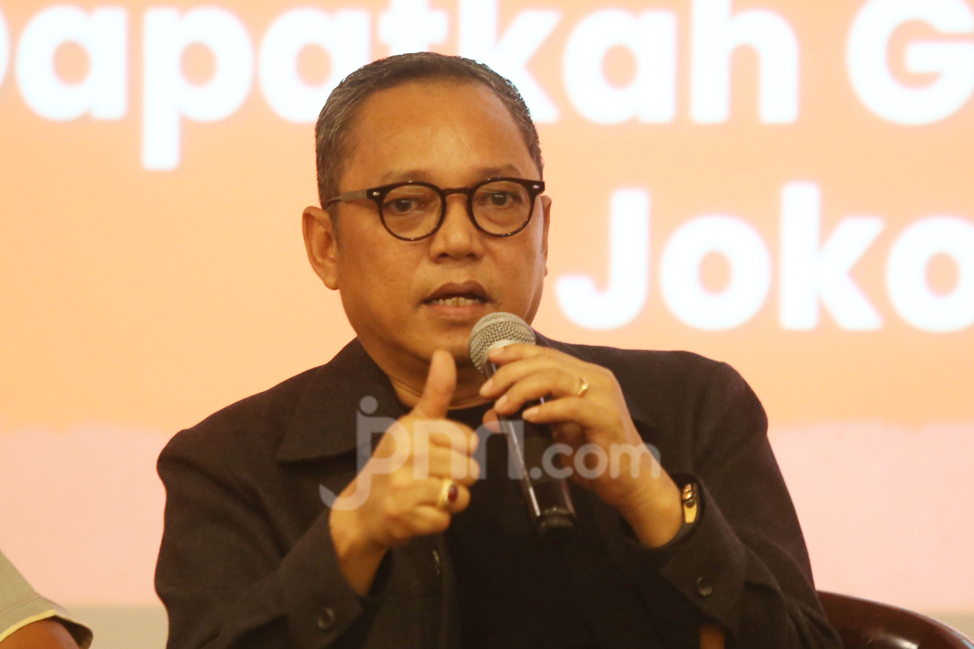 ---
PDIP Menegaskan Posisi Politiknya, Tidak Seperti Golkar yang Selalu Ingin Berkuasa

---