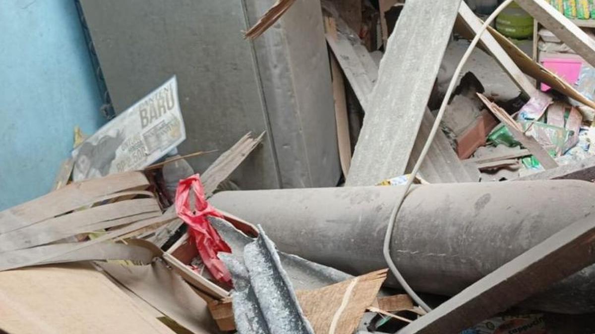 Tabung Gas Meluncur dan Hantam Rumah Warga di Cilincing