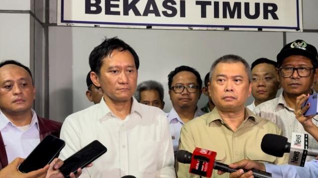---
Direktur Utama KAI: Perlintasan Kereta Dikuasai Ormas Tidak Sesuai Standar, Kami Akan Tutup!

---