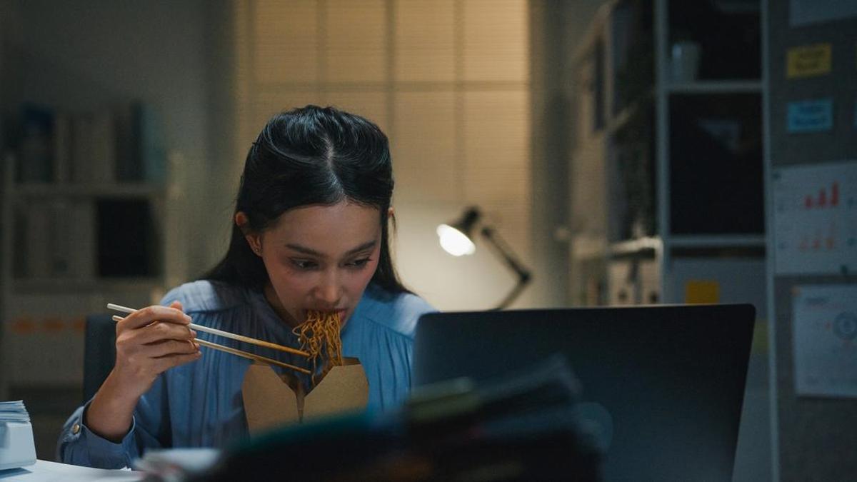 ---
Bahaya Makan Malam Terlalu Berat bagi Kesehatan Ginjal

---