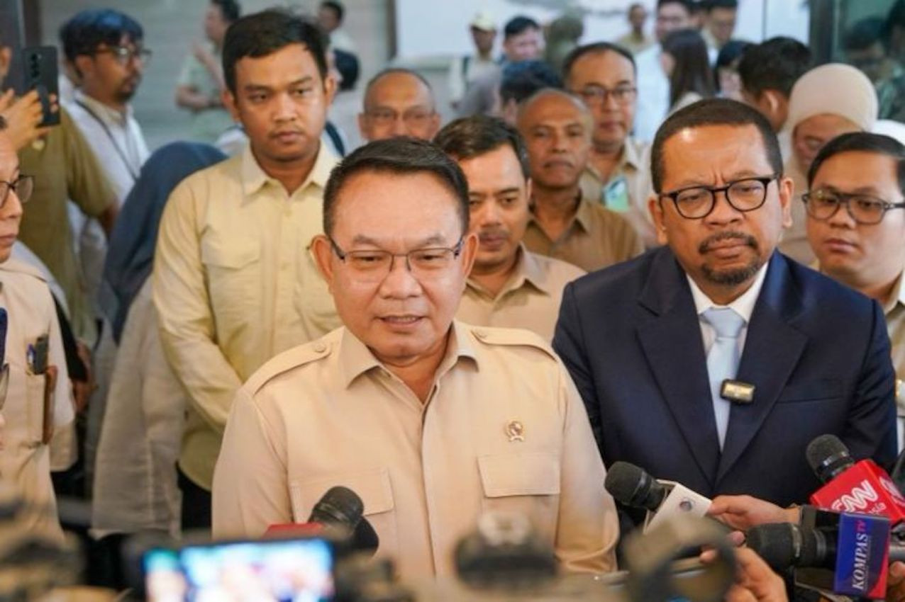 ---
Dudung Tanggapi Pernyataan Habib Rizieq Terkait "Jenderal Baliho"

---