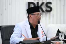 ---
Pembatasan Masa Jabatan Ketum Partai, Menurut PKS, Penting untuk Reformasi Politik

---