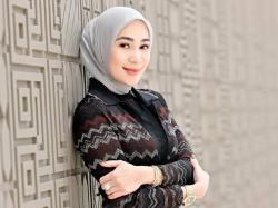 ---
Erin Taulany Menutup Kolom Komentar Instagram Setelah Diduga Menganiaya ART

---