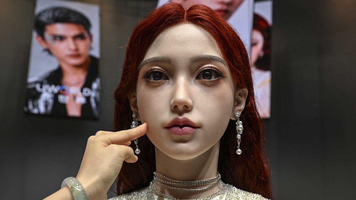 Robot Humanoid Canggih dari China Siap Menjadi Teman Hidup