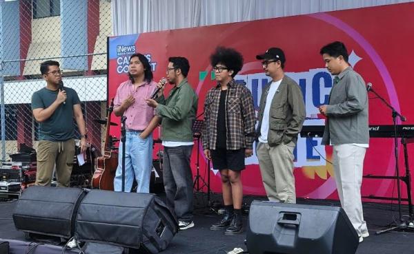 ---
Mahasiswa Unsoed Bergembira Nyanyi Bersama Good Morning Everyone di MusicZone ICC

---