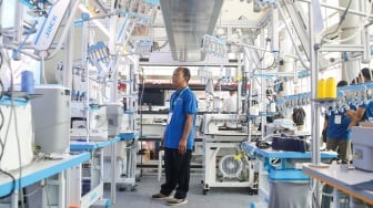 ---
Krisis Global dan Serbuan Barang Kawasan Berikat Menyulit Industri Tekstil Indonesia
---