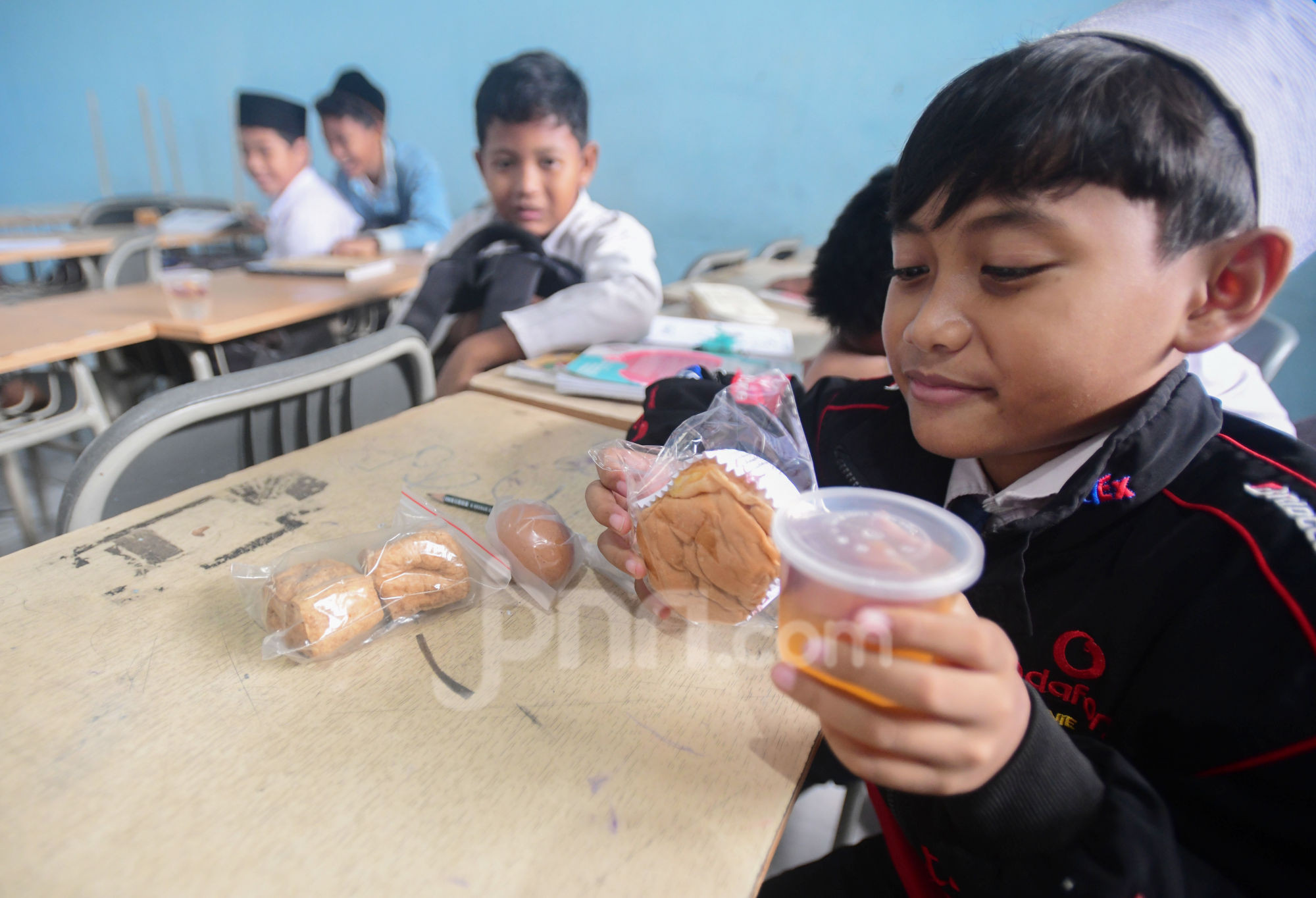 Komisi X DPR Dorong Penerapan Putusan MK Terkait MBG Sejak 2027