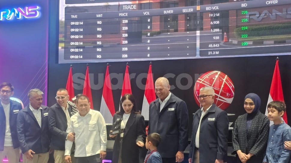RANS Entertainment Resmi Melantai di Bursa, Haji Isam dan Boy Thohir Hadir