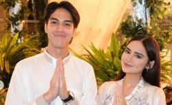---
Ahmad Dhani Harapkan Banyak Cucu Menjelang Pernikahan El Rumi dan Syifa Hadju
---