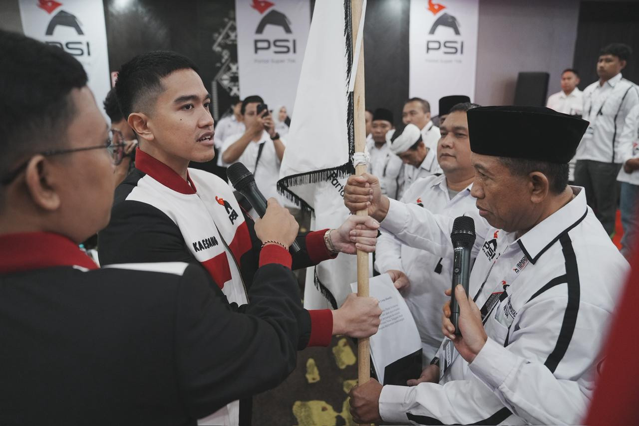 ---
Kaesang Ajak Kader PSI di NTB Belajar dari Pengalaman Senior

---