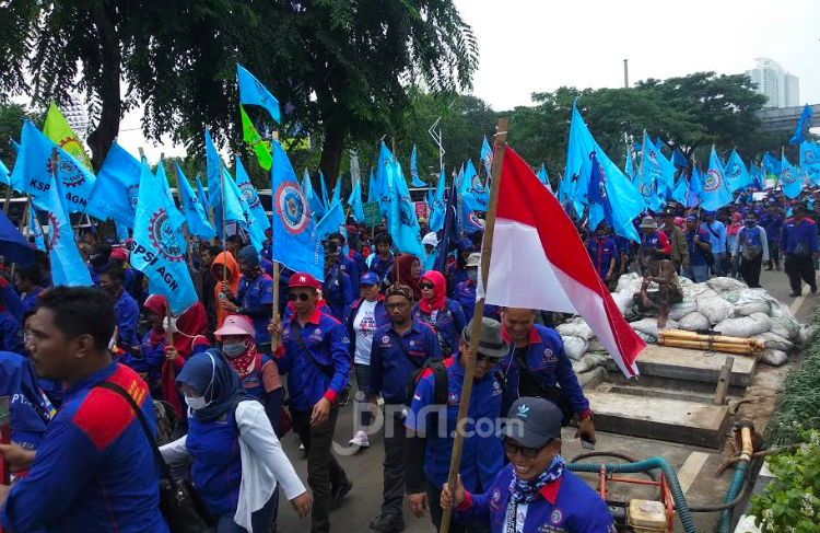 ---
KASBI Minta Keterlibatan Buruh dalam Penyusunan UU Ketenagakerjaan

---