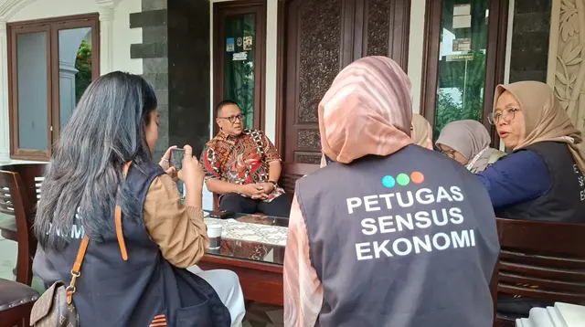 Pengalaman Menyakitkan Petugas Sensus Ekonomi: Ditolak oleh Kaum Elite