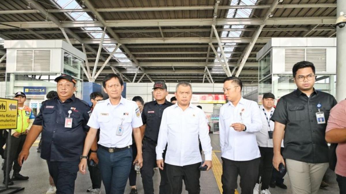 Kemenhub dan KAI Percepat Penertiban Perlintasan Sebidang Kereta untuk Keselamatan