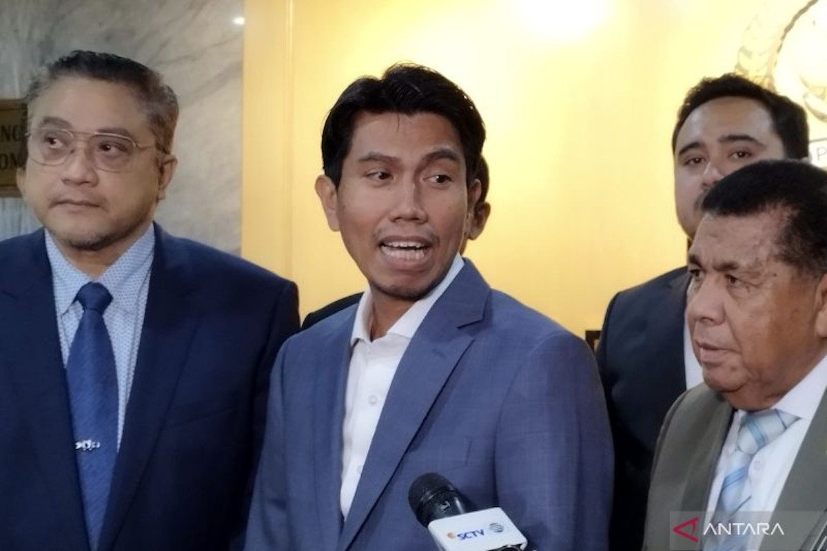 ---
DPR Tegaskan Tidak Ada Kebijakan Merumahkan PPPK Meski Ada Kendala Keuangan Daerah

---