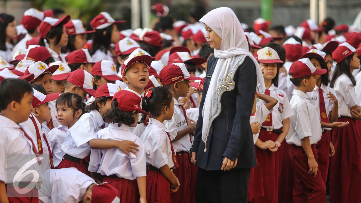 ---
Komisi X DPR Mendorong Penghapusan Skema PPPK, Semua Guru Usul Jadi PNS

---