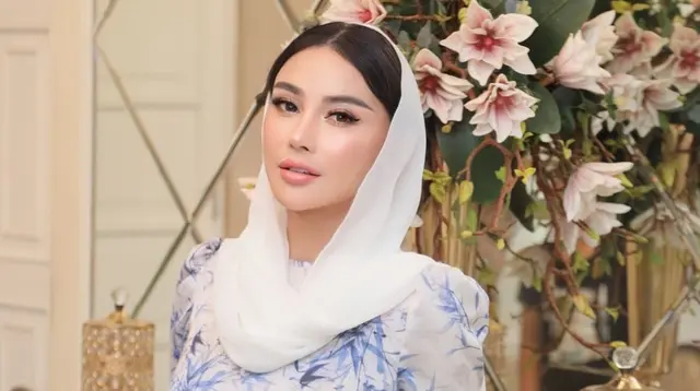 ---
KPK Mengungkap Aliran Dana Tambang Batu Bara ke Bebizie

---