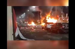 Kerusuhan di Jayapura Setelah Persipura Kalah dari Adhyaksa FC, Suporter Bakar Mobil