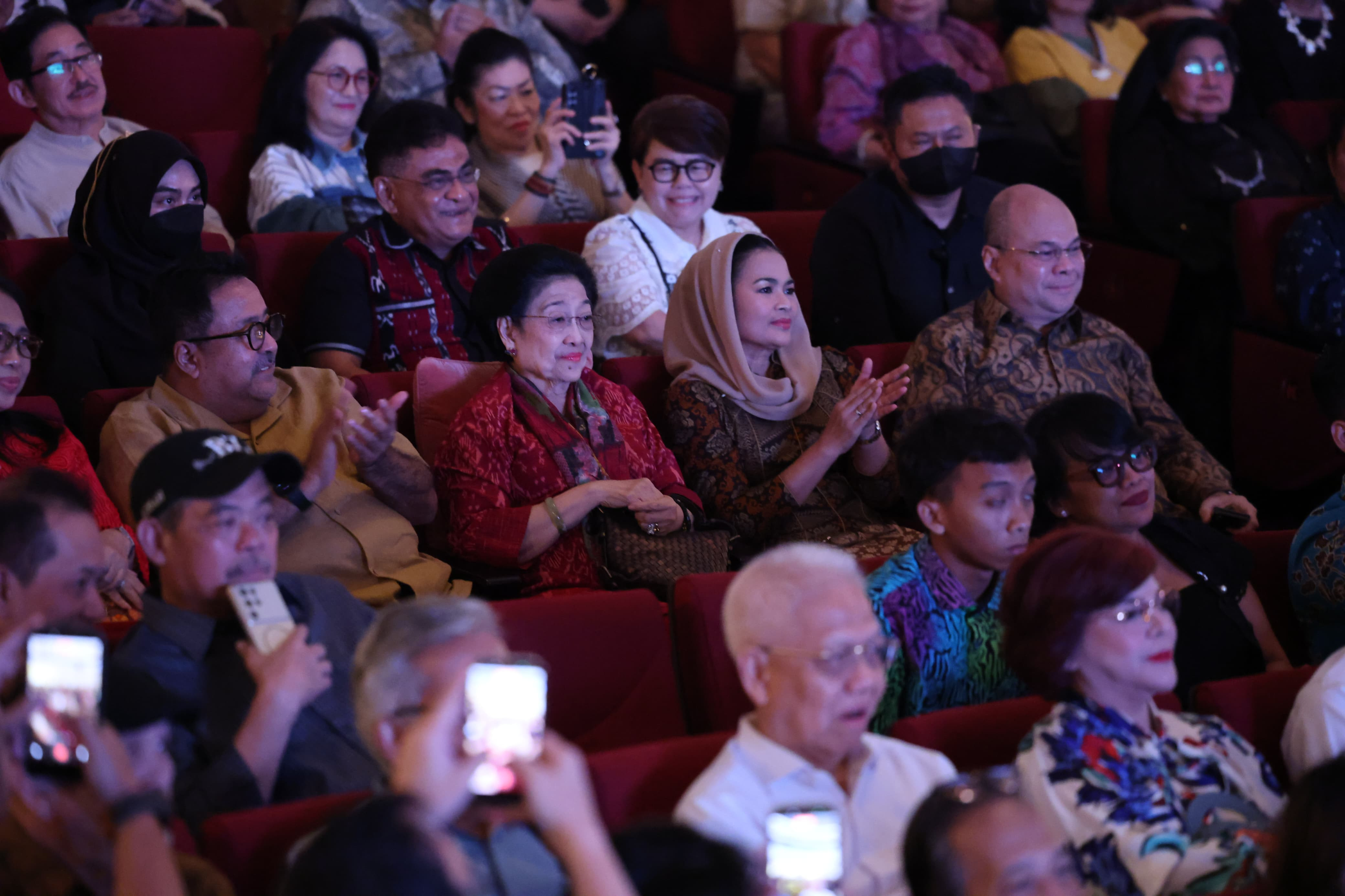 Peluncuran Buku Autobiografi Erros Djarot Dihadiri Megawati dan Anies Baswedan