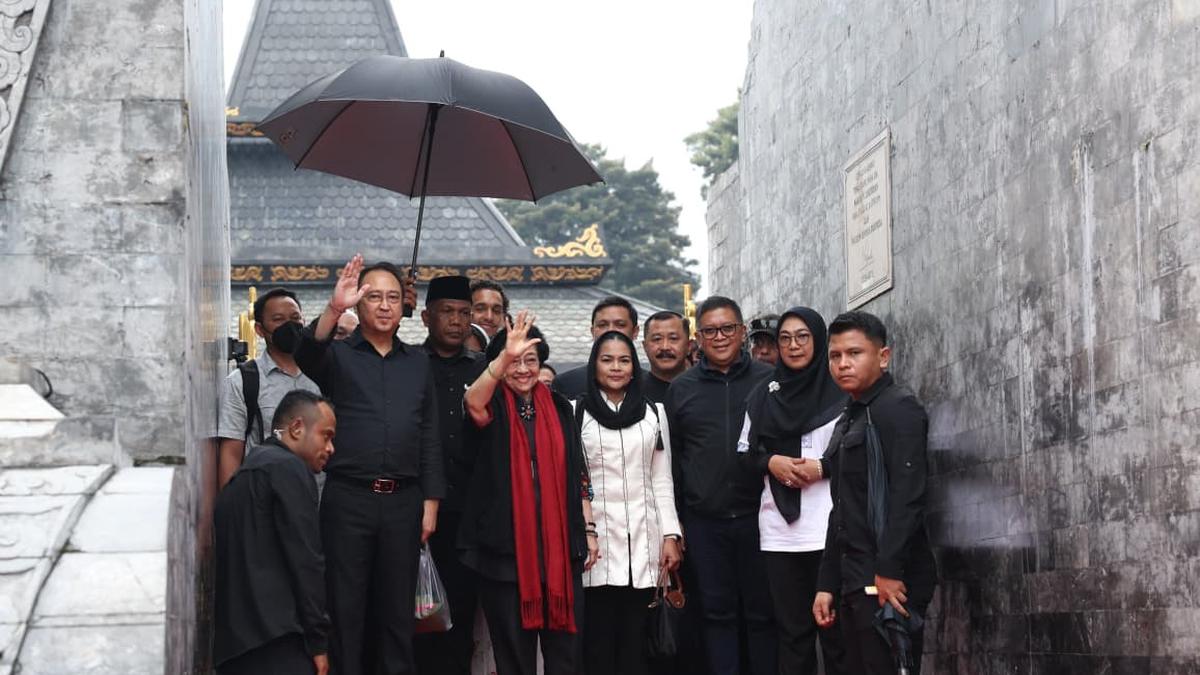 Megawati Berziarah ke Makam Bung Karno, Menyampaikan Pesan Perjuangan