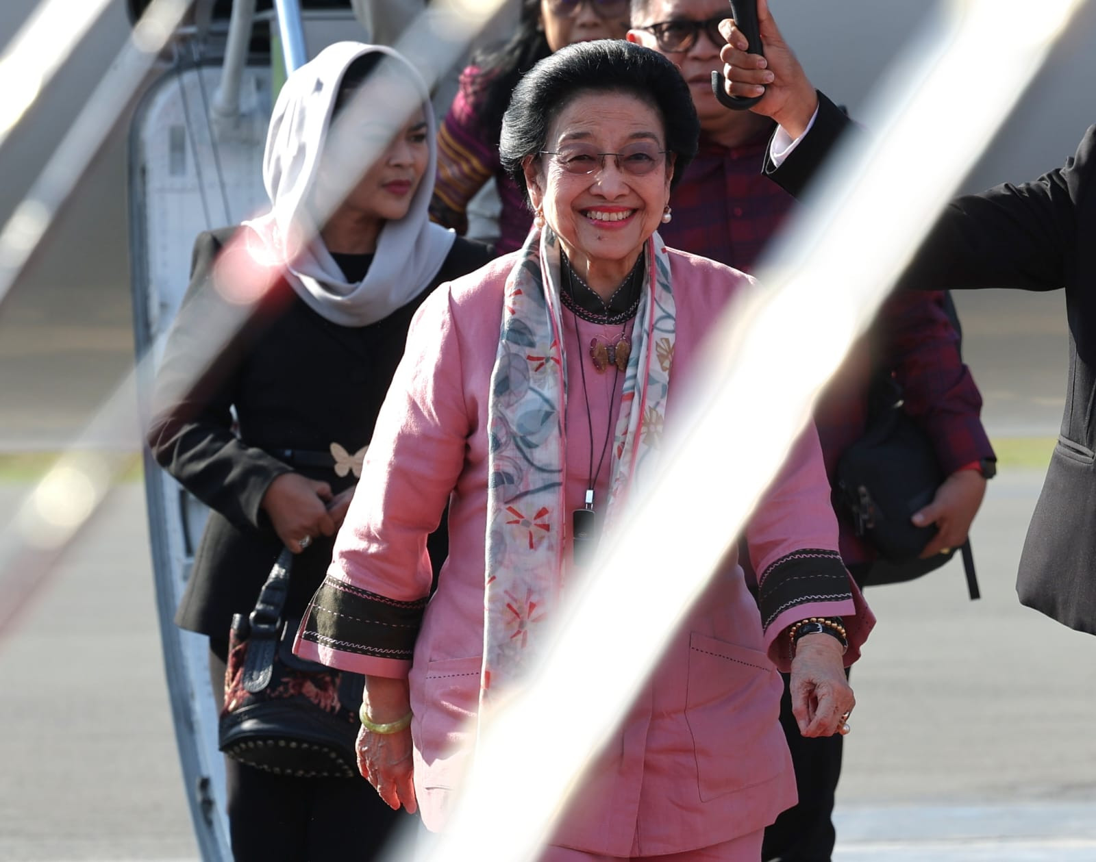 Kunjungan Megawati ke Timor-Leste Dihiasi Tarian Adat dan Antusiasme Pelajar