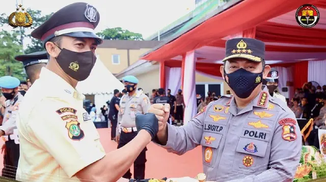 ---
Menentang Arogansi, Mengingat Sejarah Kehadiran Satpam

---
