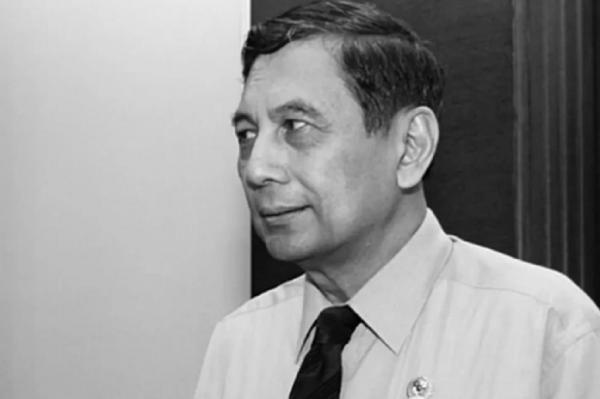 Menteri Pertahanan Sjafrie Sutandro Memimpin Upacara Pemakaman Bekas Menteri Pertahanan Juwono Sudarsono