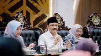 ---
Bantuan Disiapkan untuk Keluarga Korban Kecelakaan Kereta oleh Mensos

---