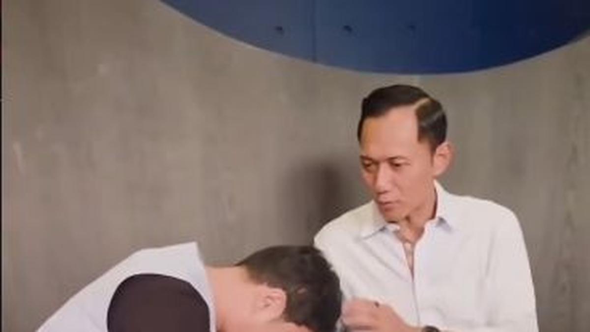 ---
Momen Lucu Aldi Taher Saat Bertemu AHY: "Ya Allah, Mimpi Apa Gabung Demokrat"
---