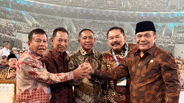 ---
Kepala Lembaga Penegak Hukum Tampilkan Kebersamaan di Hari Koperasi Nasional 2026
---