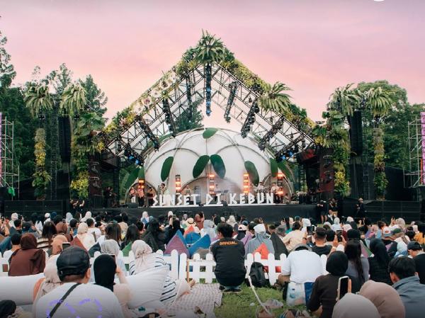 ---
Festival Musik Piknik di Kebun Raya Bogor pada 9-10 Mei 2026

---