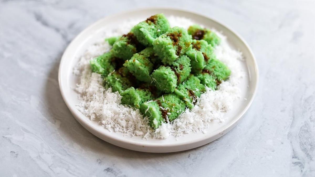 Pakar Peringatkan Bahaya Penggunaan Pipa PVC untuk Kue Putu