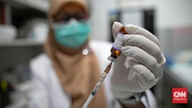 Pentingkah Vaksin Campak pada Orang Dewasa & Berapa Dosis yang Tepat?