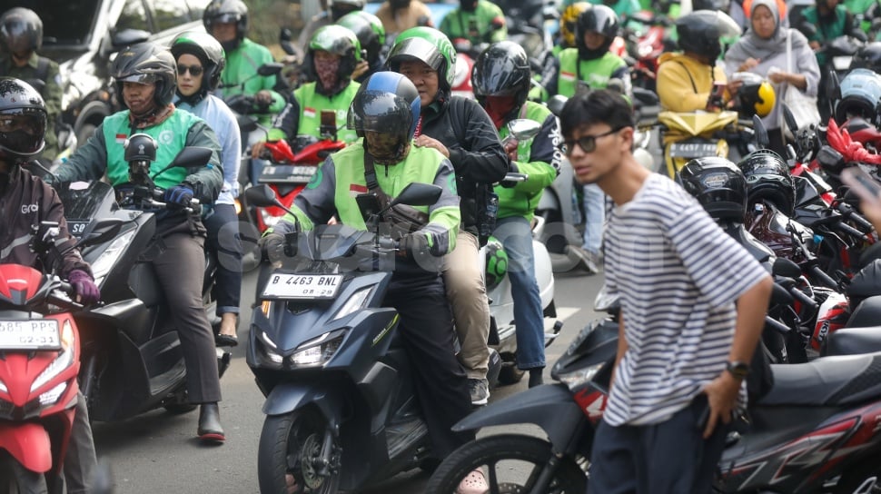 Kenaikan Harga Pertamax, Pengemudi Ojol Tetap Setia dengan Pertalite